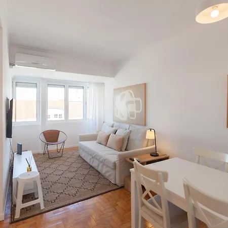 Flh Campo Ourique Sunny Retreat Лісабон